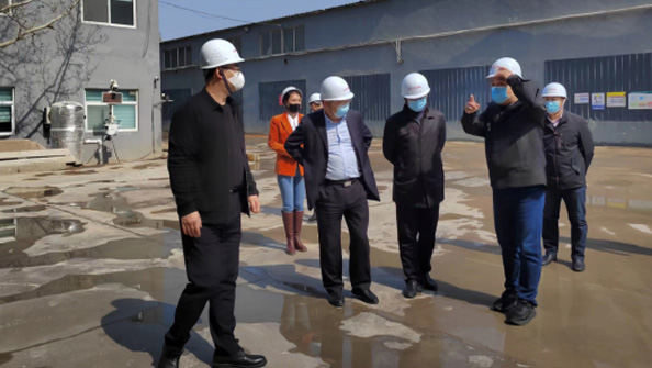 市住房和城鄉(xiāng)建設局劉玉勇局長、 市建筑工程管理服務中心孫雷主任一行 到我公司調(diào)研、指導